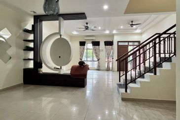 Double Storey Teres, Ayer Keroh for sale (BELOW MARKET VALUE!)