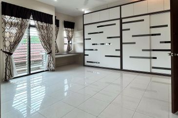 Double Storey Teres, Ayer Keroh for sale (BELOW MARKET VALUE!)