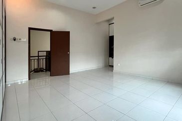 Double Storey Teres, Ayer Keroh for sale (BELOW MARKET VALUE!)