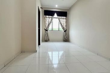 Double Storey Teres, Ayer Keroh for sale (BELOW MARKET VALUE!)