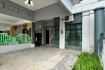 Double Storey Teres, Ayer Keroh for sale (BELOW MARKET VALUE!)