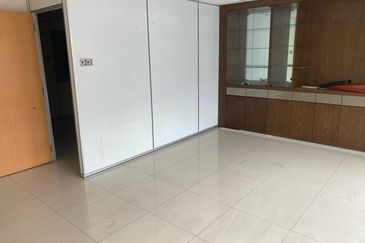 Bayu Tinggi Commercial Centre -Taipan