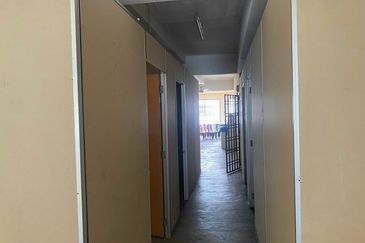 Bayu Tinggi Commercial Centre -Taipan