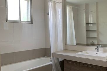 Sri Puteri (Earls Court), Ukay Perdana