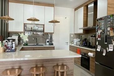 16 Quartz Melawati Condominium