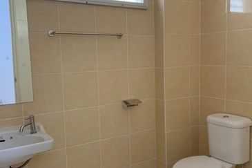 Sri Puteri (Earls Court), Ukay Perdana