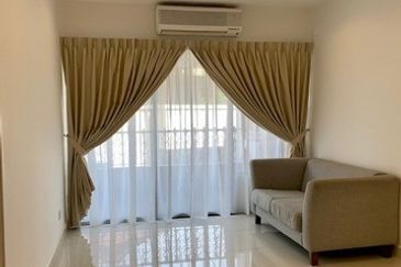 Merak Kayangan Court