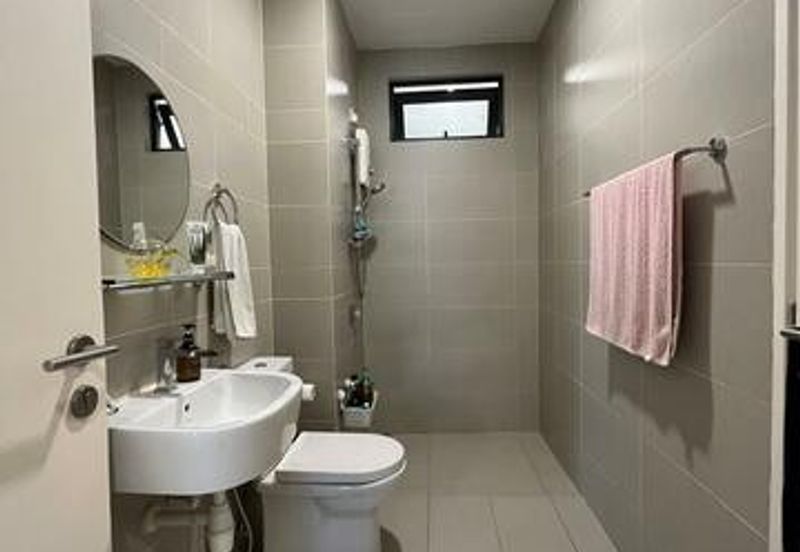 16 Quartz Melawati Condominium