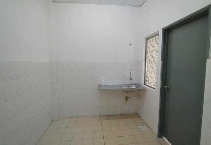 Kekwa Apartment @ Putra Perdana