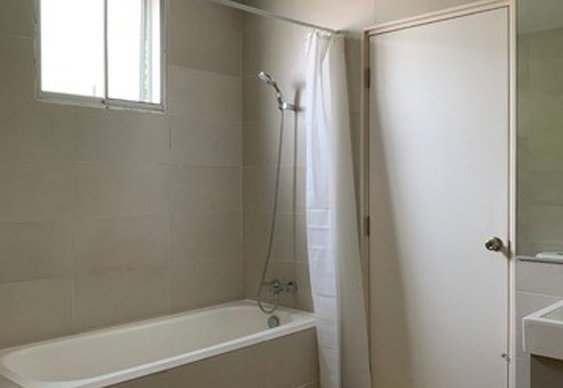 Sri Puteri (Earls Court), Ukay Perdana