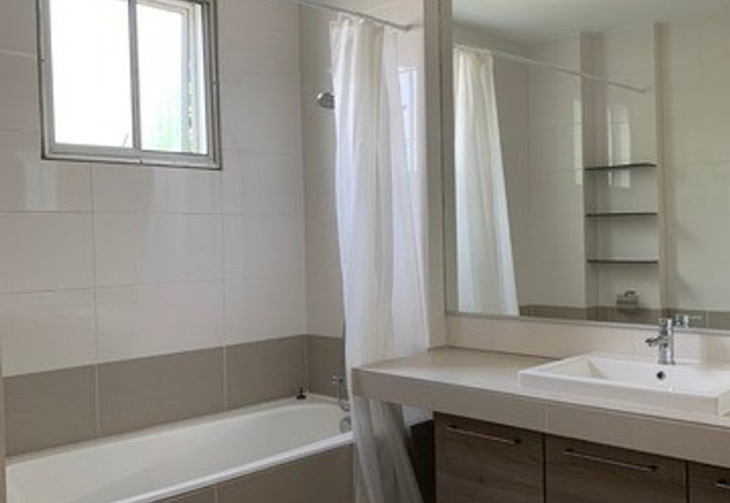 Sri Puteri (Earls Court), Ukay Perdana