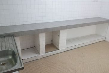 Taman Connaught Landed House for RENT