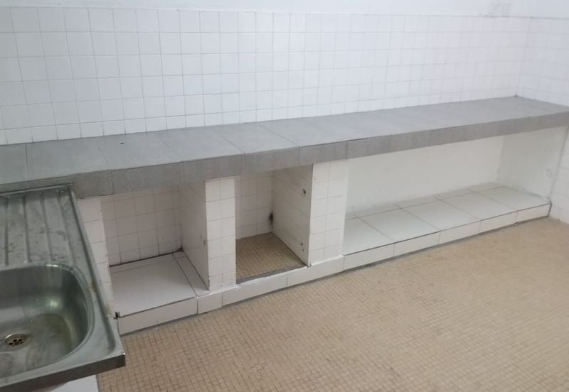 Taman Connaught Landed House for RENT