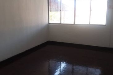 Taman Connaught Landed House for RENT