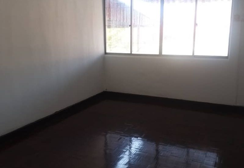 Taman Connaught Landed House for RENT