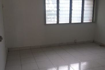 Taman Connaught Landed House for RENT