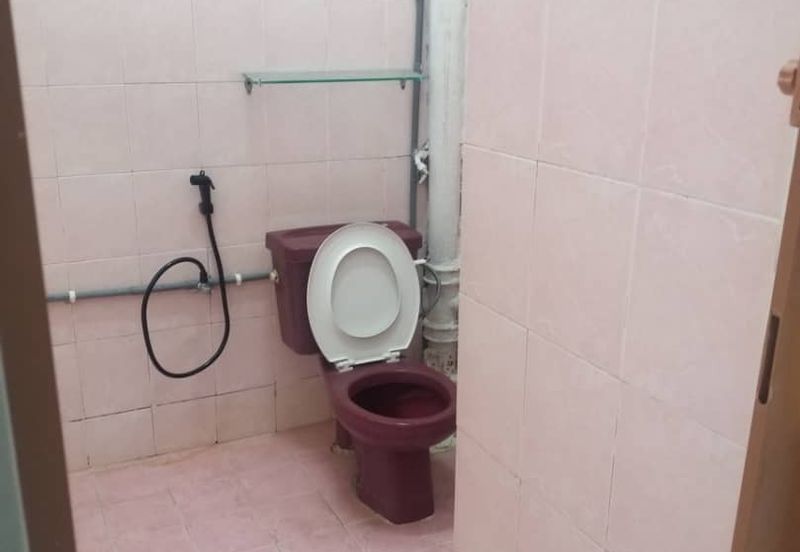 Taman Connaught Landed House for RENT