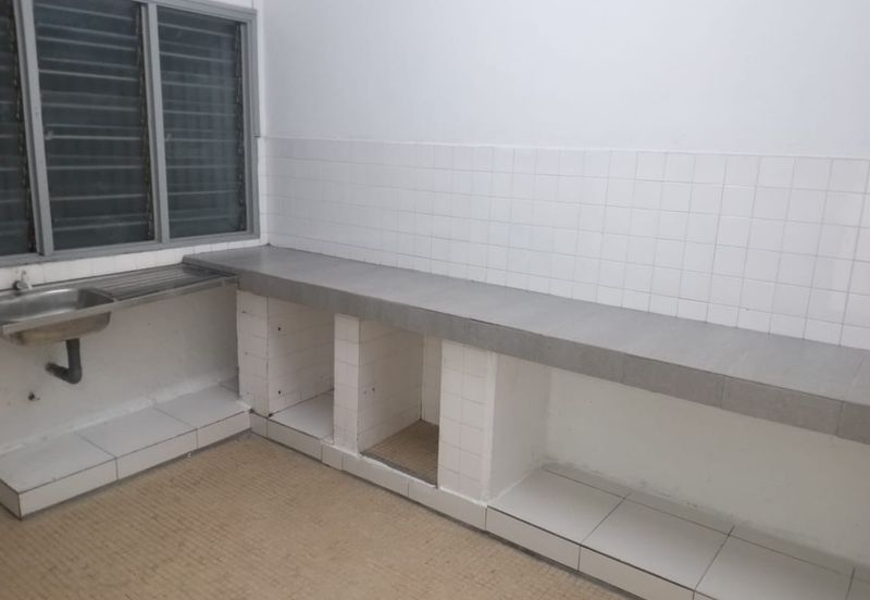 Taman Connaught Landed House for RENT