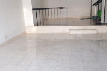 Taman Connaught Landed House for RENT