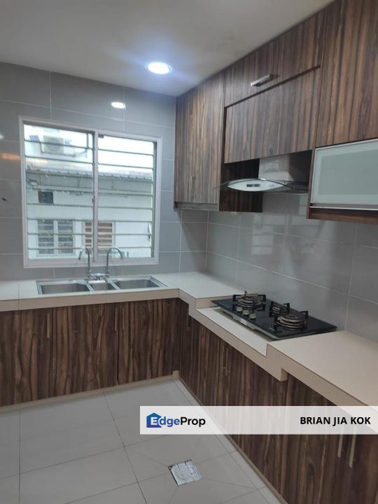 Sungai Buloh 3 storey huose for sale in Taman Sri Putra, Selangor, Sungai Buloh