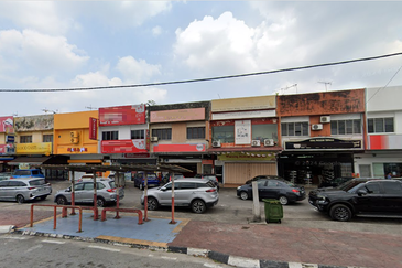Teluk Pulai Commercial Center