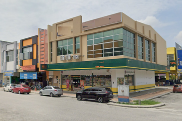 JALAN PUNCAK ALAM JAYA