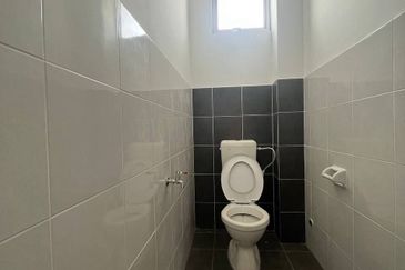 For Rent 2units Single Storey Shoplot,  Meridin East