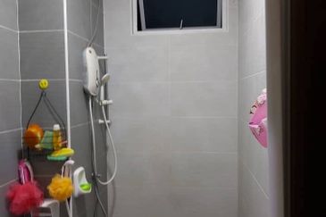 For Sale 968sqft  lower level apartment @ Senai