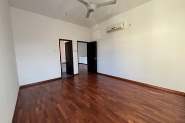 For Sale  35x85 Double Storey Semi D @ Horizon Hills Golf View