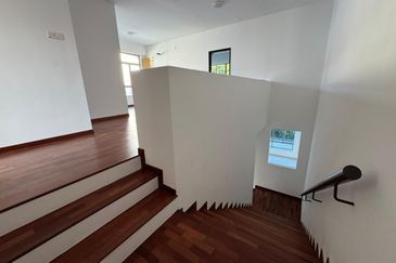 For Sale  35x85 Double Storey Semi D @ Horizon Hills Golf View