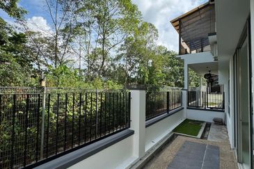 For Sale  35x85 Double Storey Semi D @ Horizon Hills Golf View