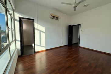 For Sale  35x85 Double Storey Semi D @ Horizon Hills Golf View