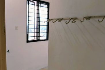 For Rent 3Bedroon + 2bathroom Pulai View Apartment @ Tampoi