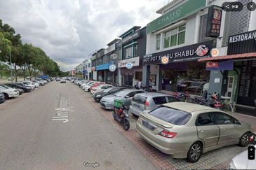 For Rent 22 x 70 1st Floor Double Storey Shoplot @ Taman Anggerik Near Impian Emas  