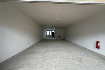 For Rent 20 x 60 Single Storey shoplot @Kulai