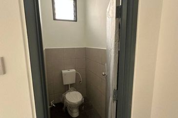 For Rent 20 x 60 Single Storey shoplot @Kulai