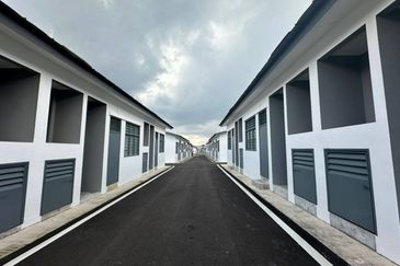 For Rent 20 x 60 Single Storey shoplot @Kulai