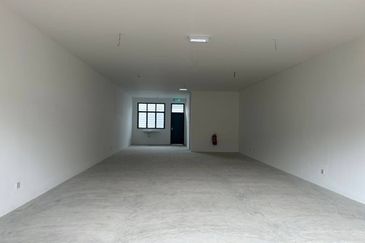 For Rent 20 x 60 Single Storey shoplot @Kulai