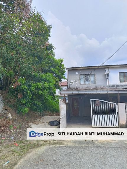 FOR SALES END LOT FACING OPEN (DEPAN SURAU) BIG PORCH AND GARAGE 2 STOREY LOW-COST HOUSE AT TAMAN INDAH KAJANG, Selangor, Kajang