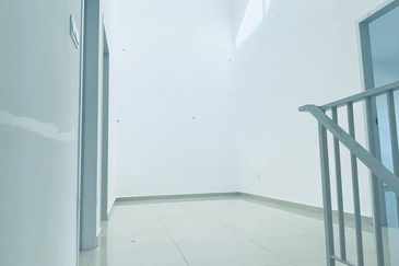 Brand New Cheapest Double Storey Taman Arowana Lenggeng N9