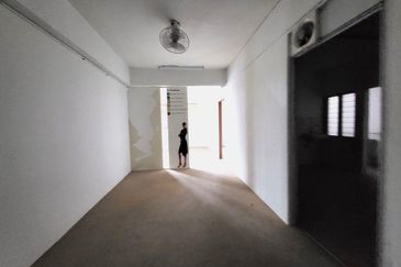 Oakland Commercial Centre