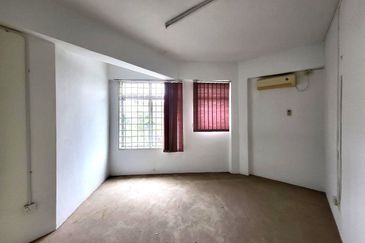 Oakland Commercial Centre