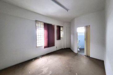 Oakland Commercial Centre