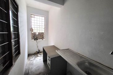 Oakland Commercial Centre