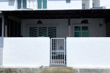 IMPIANA VILLA @TAMAN TUANKU JAAFAR