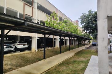 De Bayu Apartment @ Setia Alam