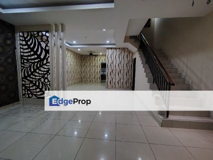 Double storey intermediate in Bdr Puteri klang for Sale, Selangor, Klang