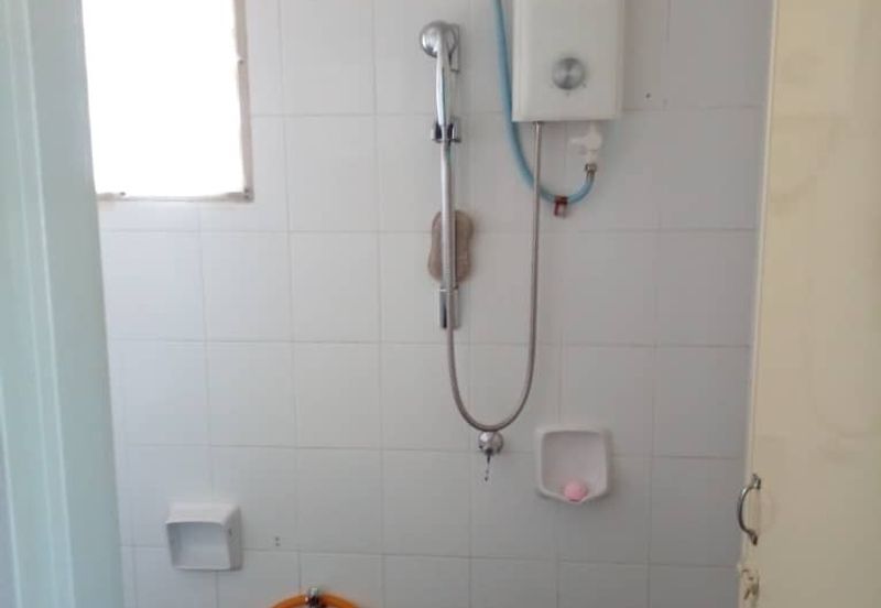 Pangsapuri Akasia, Bandar Botanic