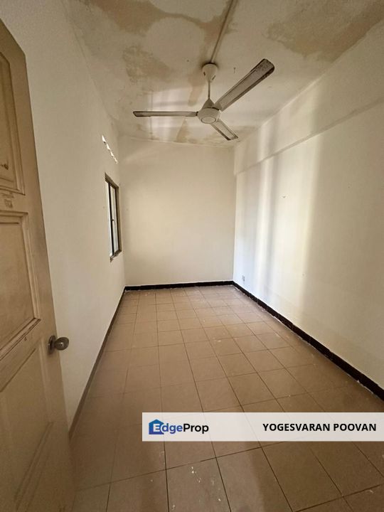 Low cost flat at Goodyear Court 9 for Sale in USJ 14, Selangor, USJ