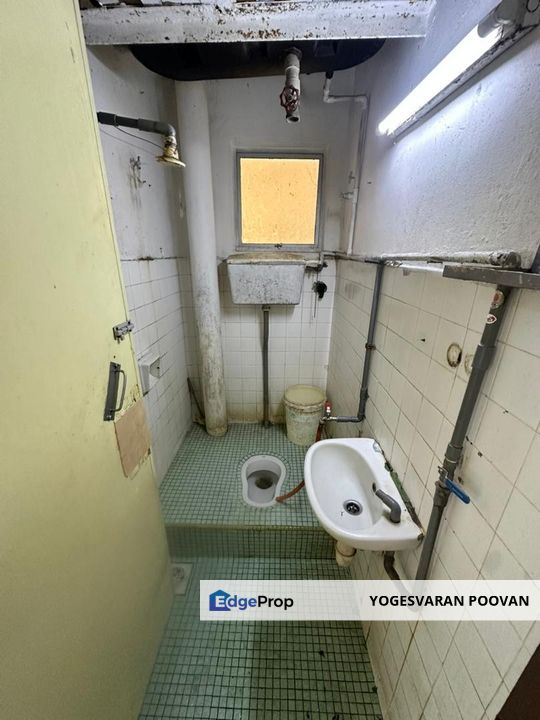 Low cost flat at Goodyear Court 10 for Sale in USJ 15 , Selangor, Subang Jaya